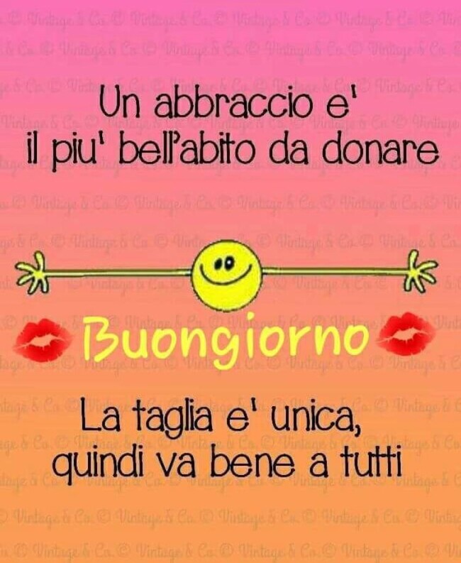 "Un abbraccio è il più bell'abito da donare. La taglia è unica, quindi va bene a tutti !"