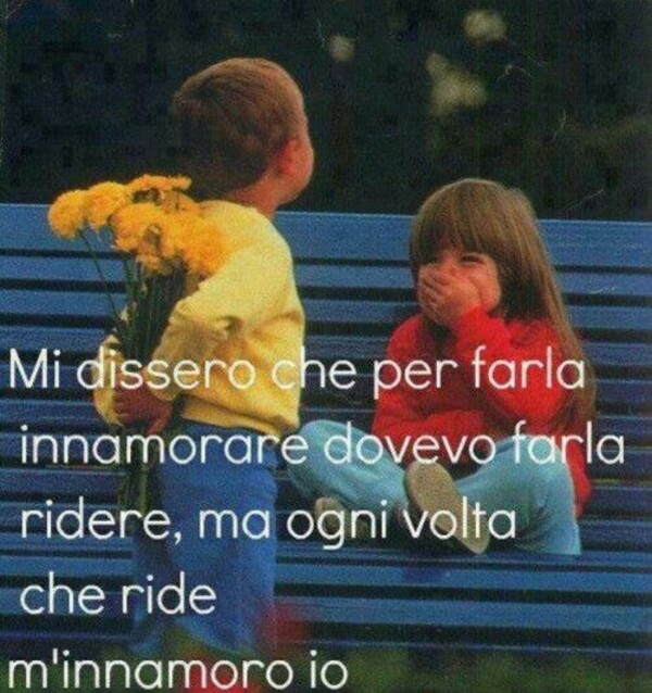 "Mi dissero che per farla innamorare dovevo farla ridere, ma ogni volta che ride m'innamoro io." - Frasi sull'Amore