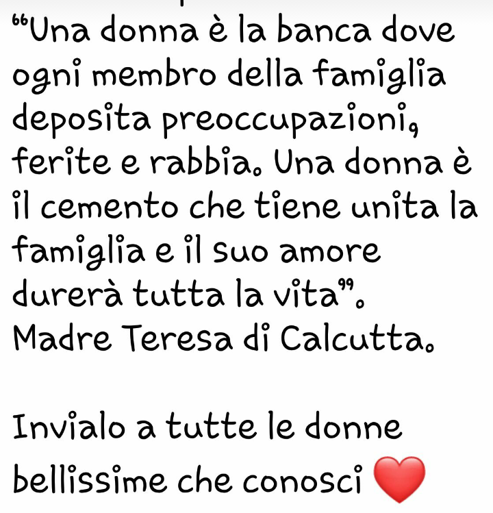 "Una donna è la banca dove ogni membro della famiglia deposita preoccupazioni..... Invialo a tutte le donne bellissime che conosci." - Catene da condividere su Whatsapp