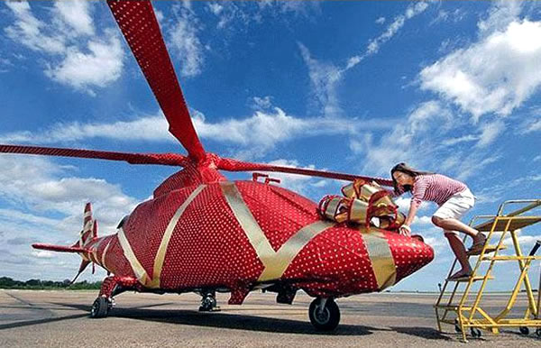 "Elicottero in regalo" - Immagini da ridere di Natale